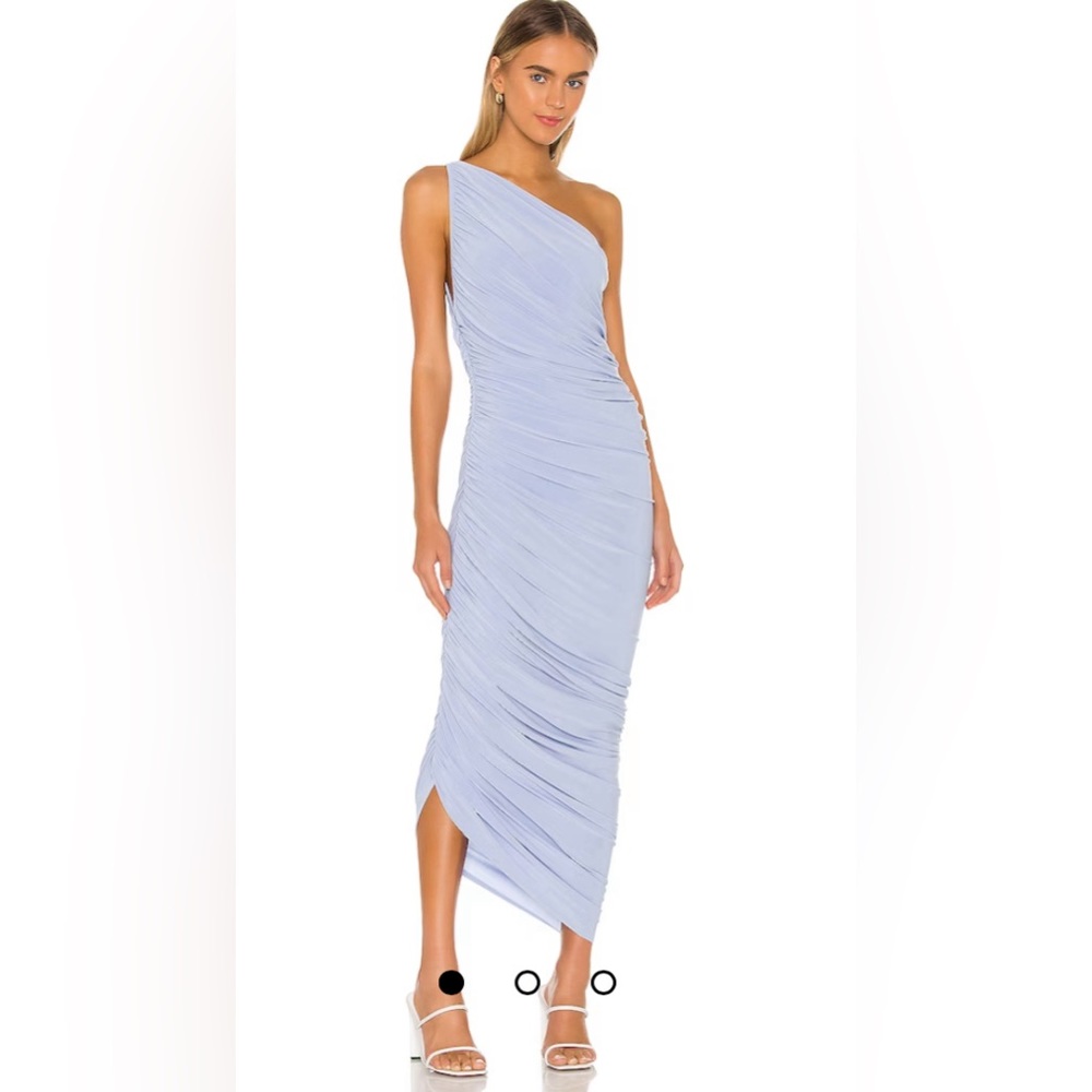 Norma Kamali: Flattering baby blue dress. As seen on SJP too ;)